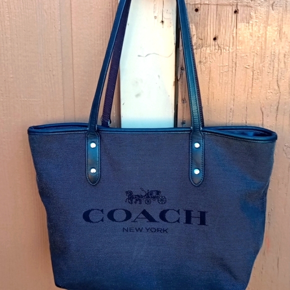Authentic Coach Signature Line w Duster - Picture 4 of 6
